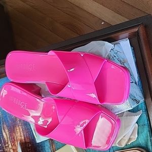 Bubble gum pink vinyl sandle